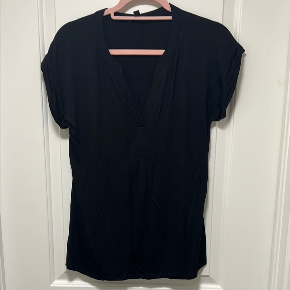 Cable & Gauge Black Fitted Cap Sleeve Blouse